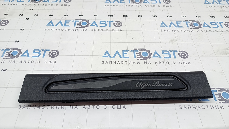 Front left door sill plate Alfa Romeo Giulia 17-24 black structure, scratches, broken fasteners