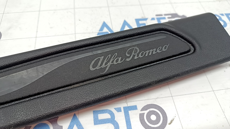 Front left door sill plate Alfa Romeo Giulia 17-24 black structure, scratches, broken fasteners