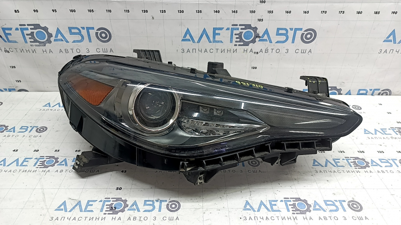 Front right headlight assembly Alfa Romeo Giulia 17-23 xenon, needs polishing, chips, damaged mount