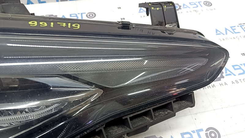 Front right headlight assembly Alfa Romeo Giulia 17-23 xenon, needs polishing, chips, damaged mount