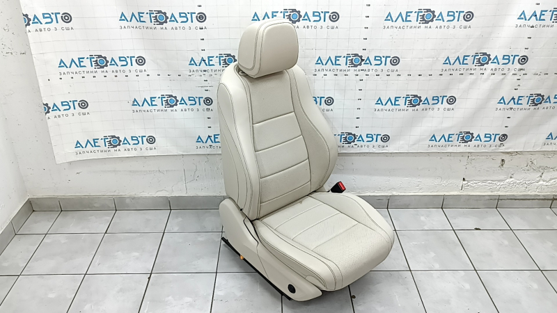Mercedes X167 GLS 450 20-20 passenger seat with airbag, electric with memory, heated, beige leather with perforation, dry cleanable, scratches, stretched mesh on the back