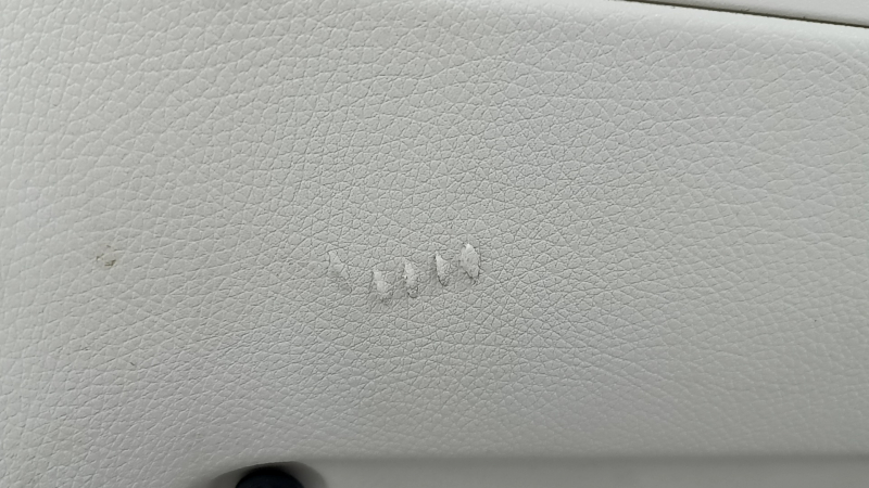 Mercedes X167 GLS 450 20-20 passenger seat with airbag, electric with memory, heated, beige leather with perforation, dry cleanable, scratches, stretched mesh on the back