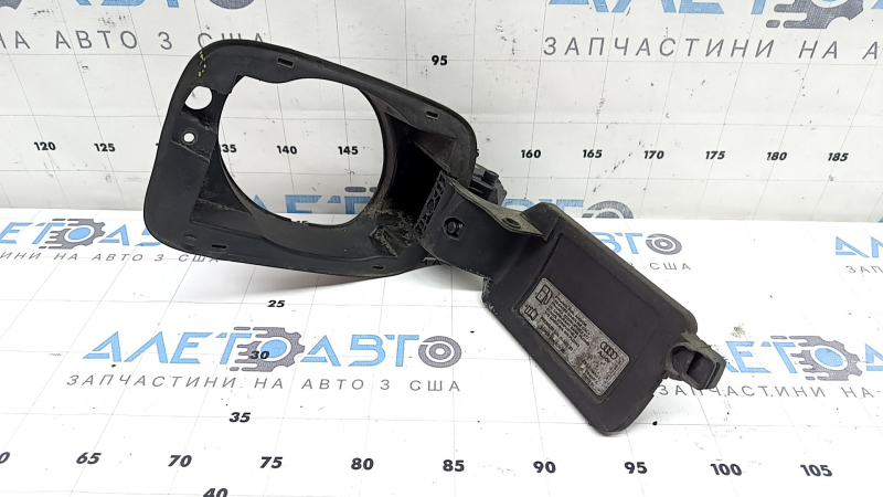 The fuel filler flap housing of the Audi A4 B8 08-16 sedan has a torn seal