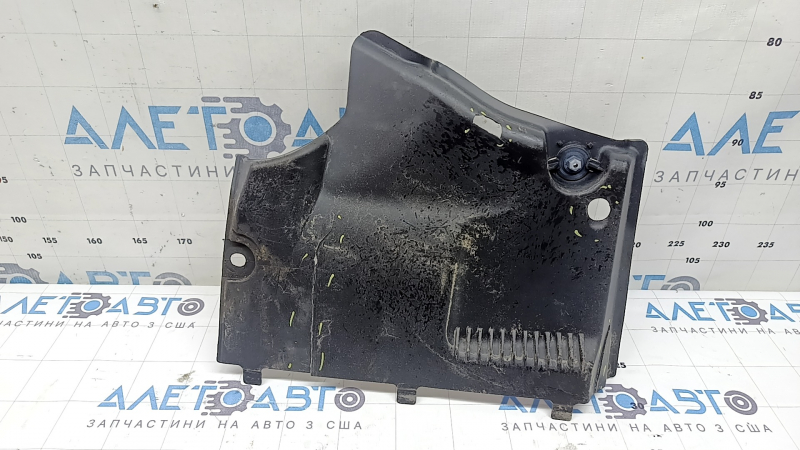 Front right underbody protection Audi A4 B8 08-16, cracks, missing fragment