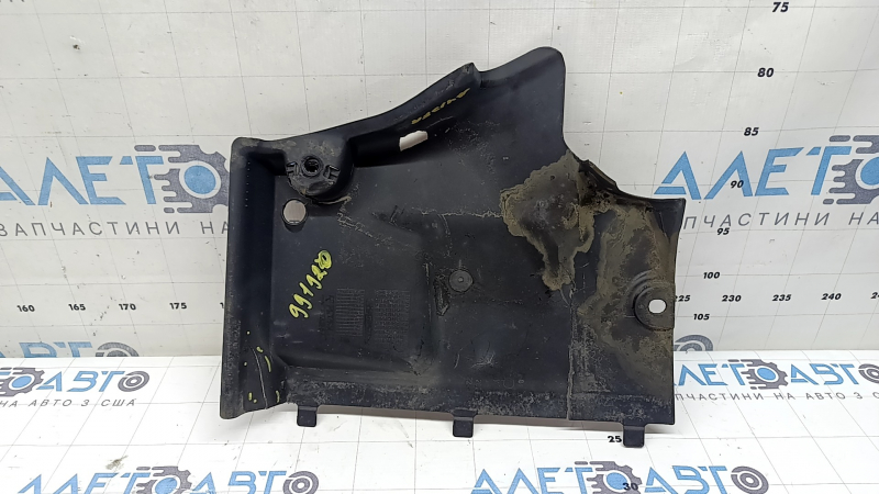 Front right underbody protection Audi A4 B8 08-16, cracks, missing fragment