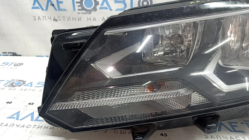Front left headlight VW Passat b8 16-19 USA halogen, polished, worn, cobweb