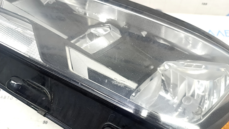 Front left headlight VW Passat b8 16-19 USA halogen, polished, worn, cobweb