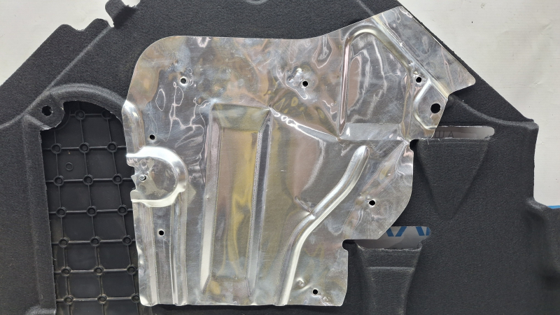 Engine protection for Jeep Cherokee KL 19-22 2.0T FWD with hatch, China, missing metal part fastening, dents on metal part