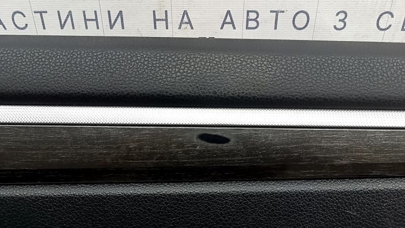Door trim card rear right VW Passat b8 16-19 USA black, with dark gray wood trim, black leather insert, black leather armrest, worn molding, scratches