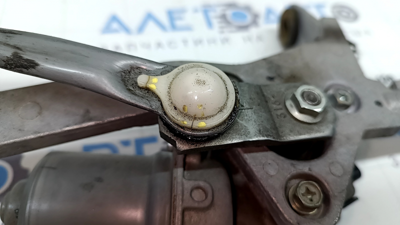 Windscreen wiper linkage with motor BMW X3 G01 18-24 cracks