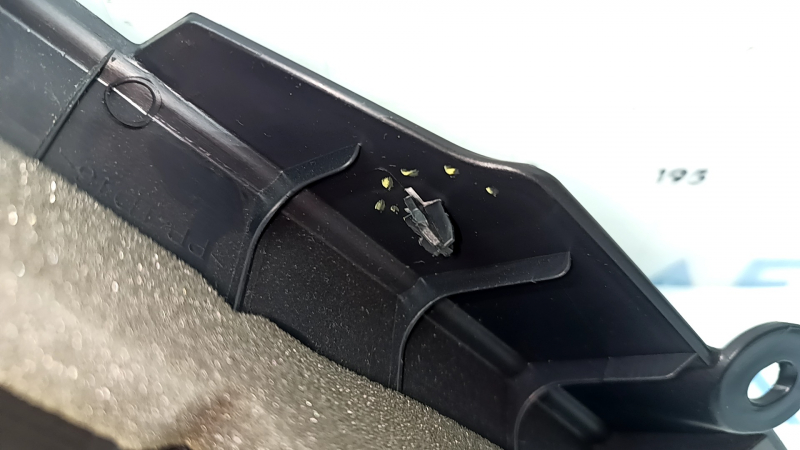 Left rear window trim for Audi A3 8V 15-17 4d, black, broken guide, scratches