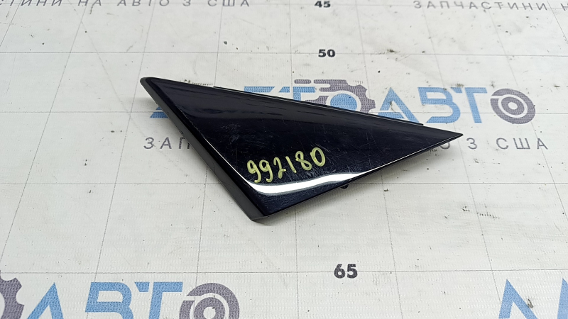 Door triangle, outer front right, Audi A3 8V 15-20 4d, gloss black, broken fastening, scratches