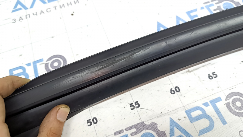 Glass seal with molding front right Audi A3 8V 15-20 4d, black, worn