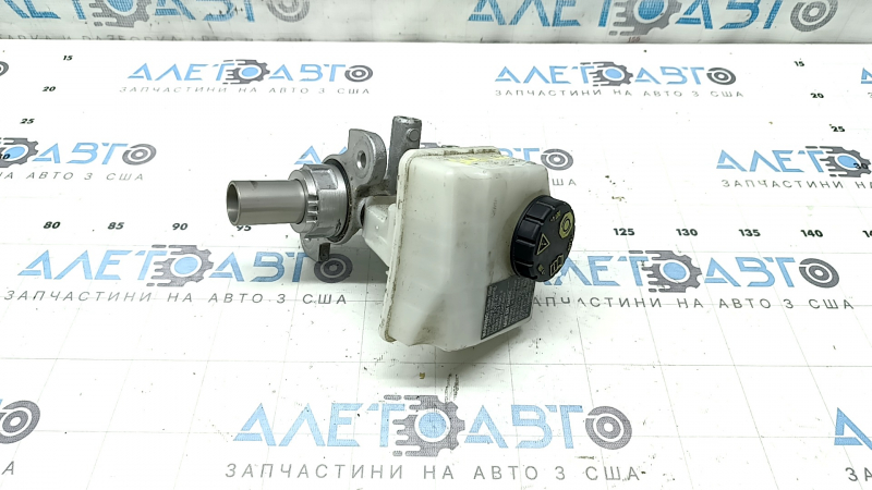 Brake master cylinder with reservoir Mercedes X167 GLS 20-26