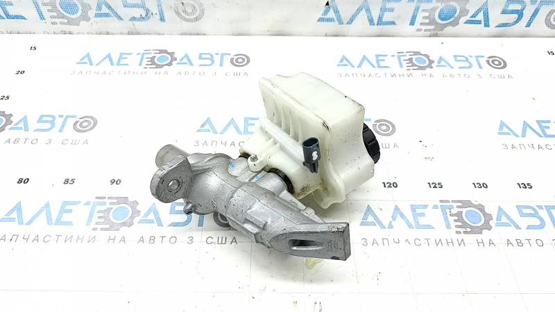 Brake master cylinder with reservoir Mercedes X167 GLS 20-26