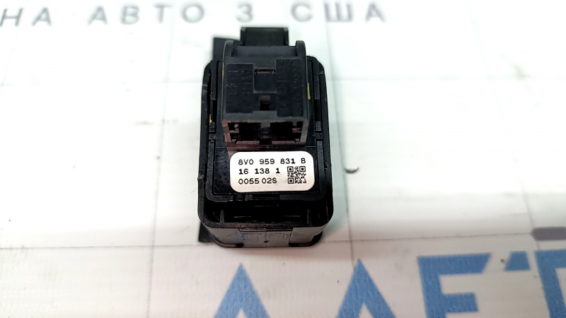 Audi A3 8V 17-20 black trunk lid release button with cover