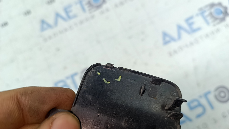 BMW X7 G07 19-22 front bumper towing hook cap broken mount