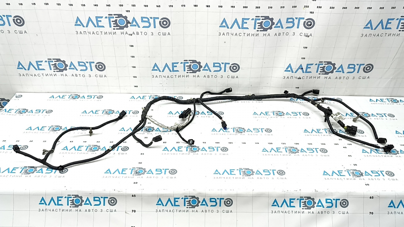 Ford Escape MK3 17-19 rear bumper wiring, rest for 6 parking sensors, for towbar and foot-operated trunk opening sensor, towbar connector is oxidized