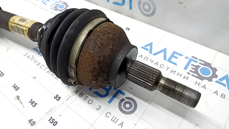 Front right half shaft of Ford Escape MK3 13-19 2.0T AWD is rusty, threads are stripped