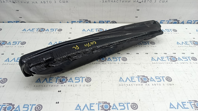 The door-wing seal on the left BMW X7 G07 19-26 is torn