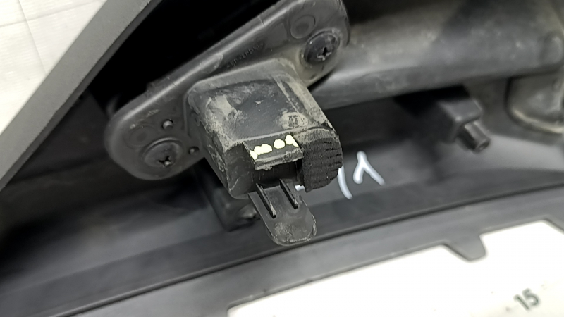 Front bumper central molding Hyundai Santa FE 19-23 XRT, graphite structure, scratches, broken fastening