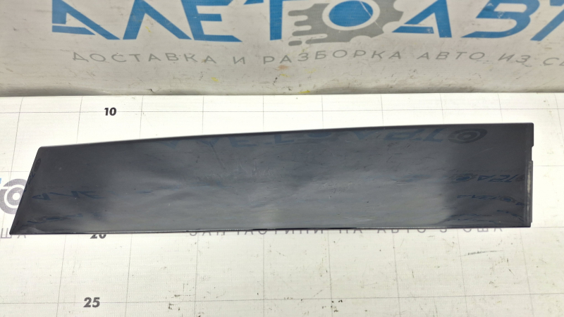 Side door trim, front right Toyota Venza 21-24, broken fastening, scratches