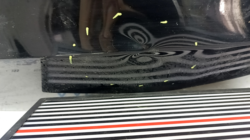 The trunk door is bare, lower part of the BMW X7 G07 19-26 black 475, dented, corrosion
