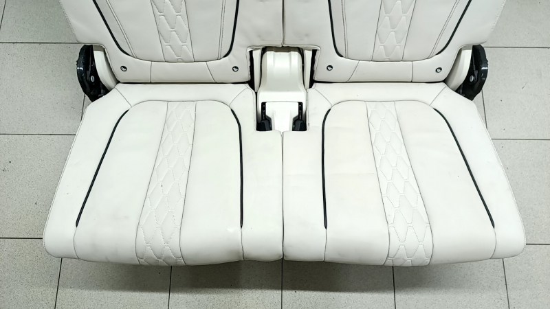 Rear row of seats 3rd row BMW X7 G07 19-22 electric, heated, for 6 seats, Elfenbein-Weiss leather, Comfort, dry-cleanable, torn seat belt latch lining