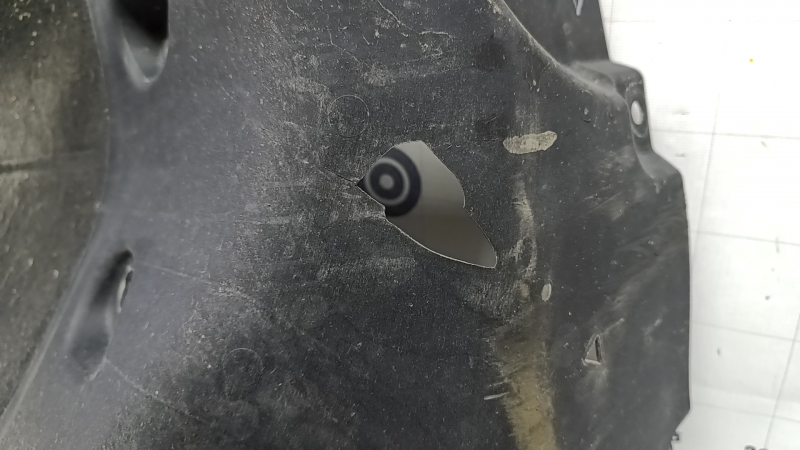 Front left rear fender liner BMW X5 G05 19-26 tear, fracture