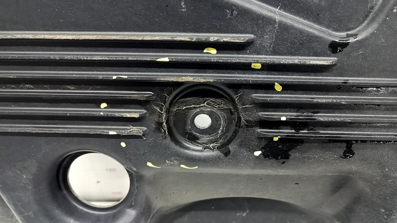 Front right underbody protection Mercedes X167 GLS 20-26 breaks, cracks