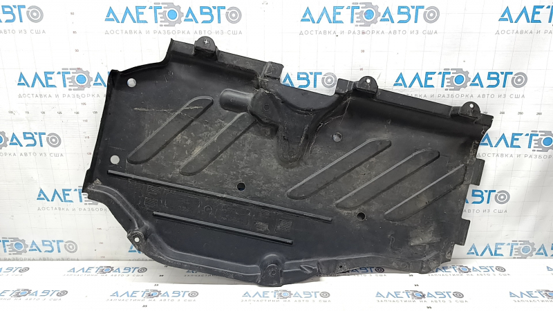 Rear left underbody protection Mercedes X167 GLS 20-26 cracks, breaks