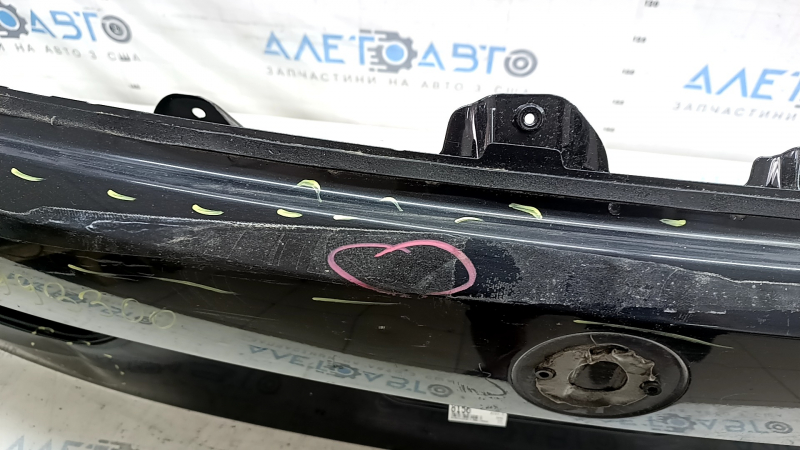 The trunk door is bare, the upper part of the BMW X7 G07 19-26 black 475, dented, bumped, in glue