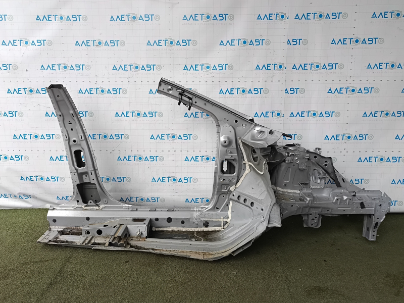 Front left quarter of Chevrolet Volt 16 - sawed off with central pillar, silver, pokes