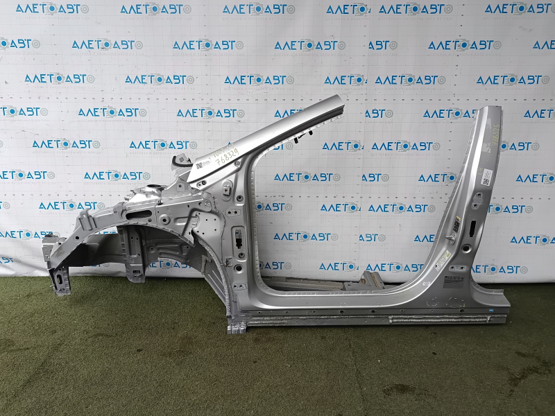 Front left quarter of Chevrolet Volt 16 - sawed off with central pillar, silver, pokes