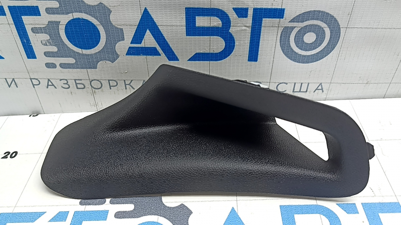 Insert into the rear right arch trim of Chevrolet Equinox EV 24-26