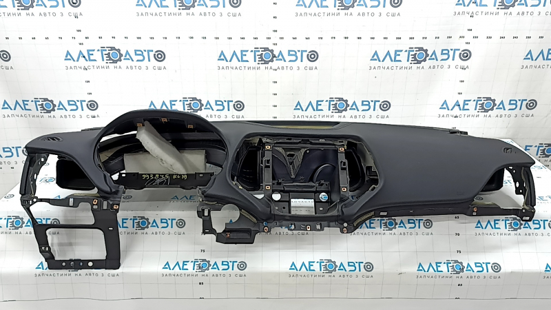 The front dashboard panel with AIRBAG Jeep Cherokee KL 19-19 is black, the air duct mounts are broken