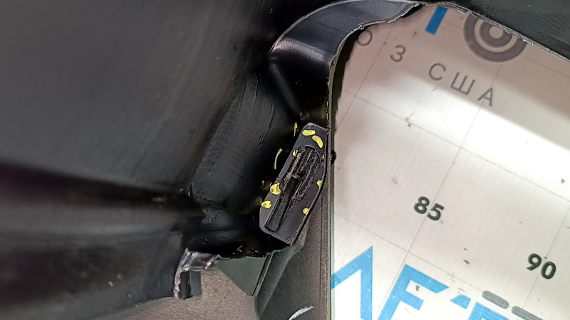 The front dashboard panel with AIRBAG Jeep Cherokee KL 19-19 is black, the air duct mounts are broken