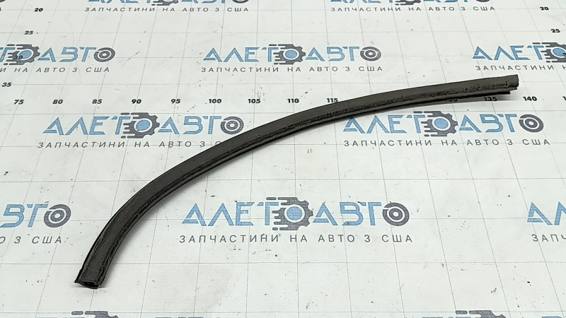 Rear left wing arch seal Jeep Cherokee KL 14-23
