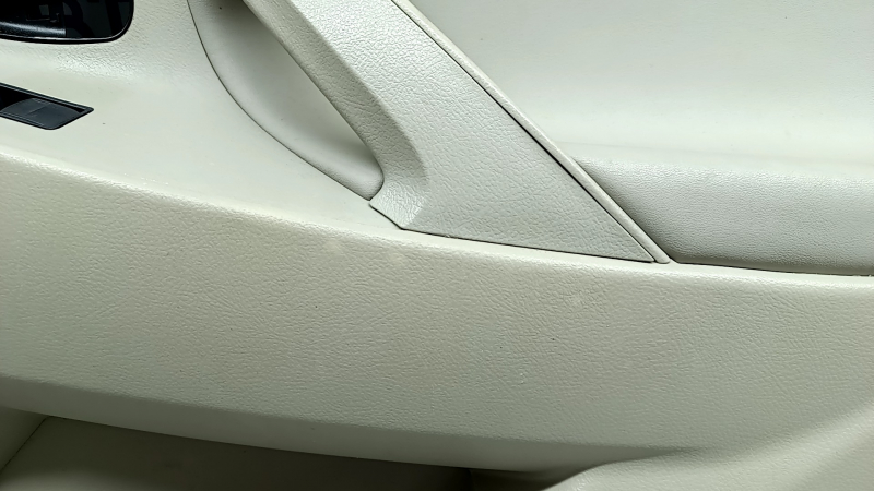 Front right door trim card Toyota Camry v40 07-11 beige with brown, plastic insert, beige leather armrest, dry cleanable, whitened plastic, scratches, swollen seal