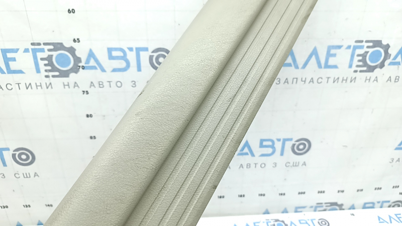 Front left door sill trim Toyota Camry v40 07-11 beige, scratches, needs cleaning