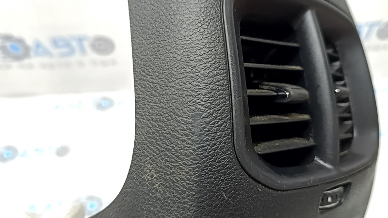 Center console trim with air vent deflector Jeep Cherokee KL 19-21 black, scratches