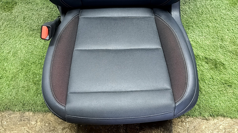 Driver's seat Chevrolet Equinox EV 24-26 with airbag, black leather, red, blue and gray stitching, electric, heated