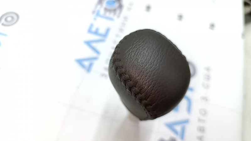 Gear knob Toyota Camry v40 07-11 brown leather, scratches