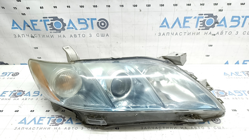 Front right headlight Toyota Camry v40 07-09 hybrid, halogen, polished