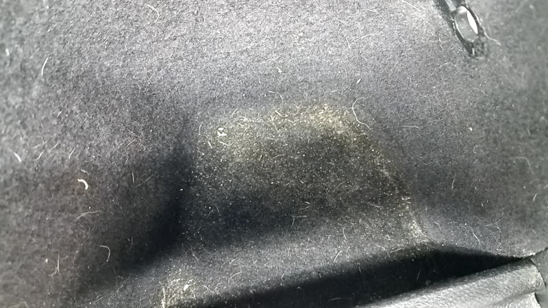 Right arch trim Jeep Cherokee KL 19-23 black, felt, under the electrical cover, scratches, whitened plastic, needs cleaning