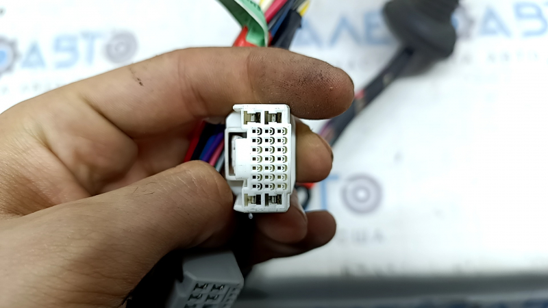 Wiring for the front left door of a Toyota Camry v40 07-11 for keyless entry