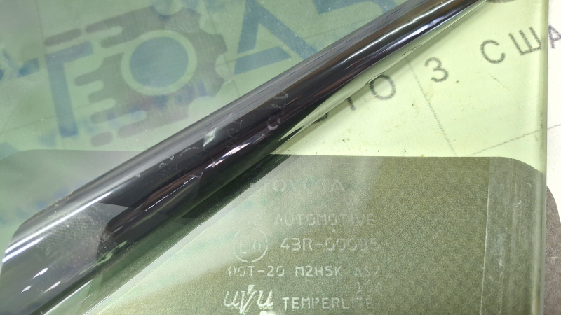 Front right door glass Toyota Venza 21-24