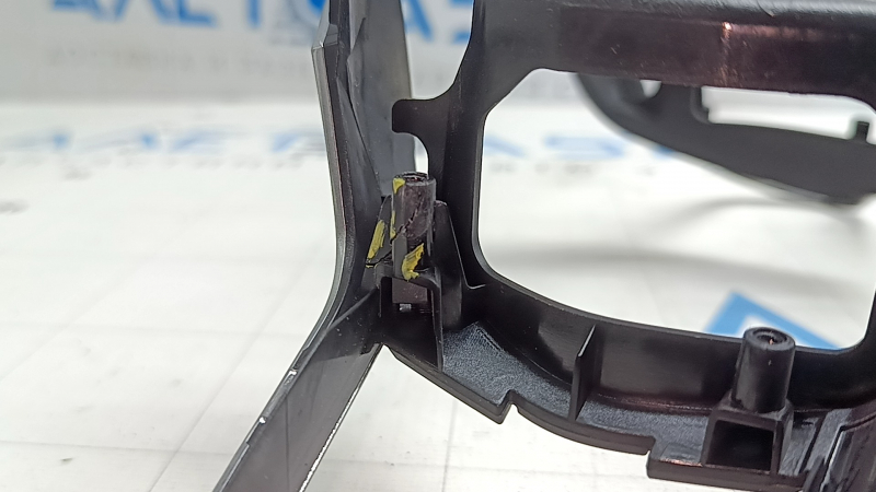 Chevrolet Equinox EV 24-26 black steering wheel cover, gloss black cover, dark gray moldings, crack, broken fasteners