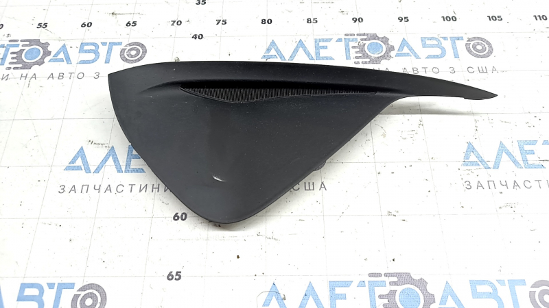 The right fog light plug for Toyota Prius 50 Prime 17-22 is worn out
