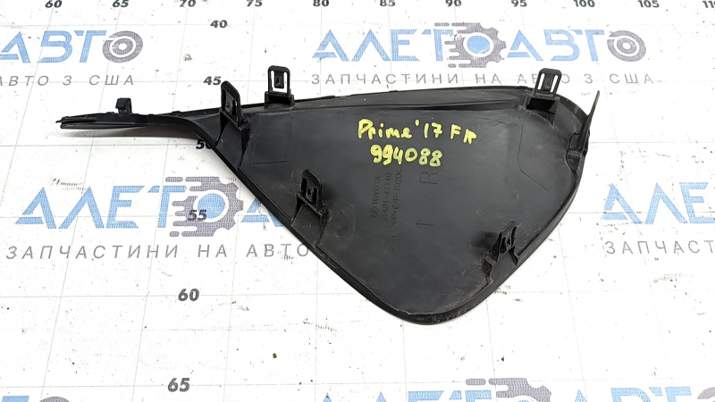 The right fog light plug for Toyota Prius 50 Prime 17-22 is worn out